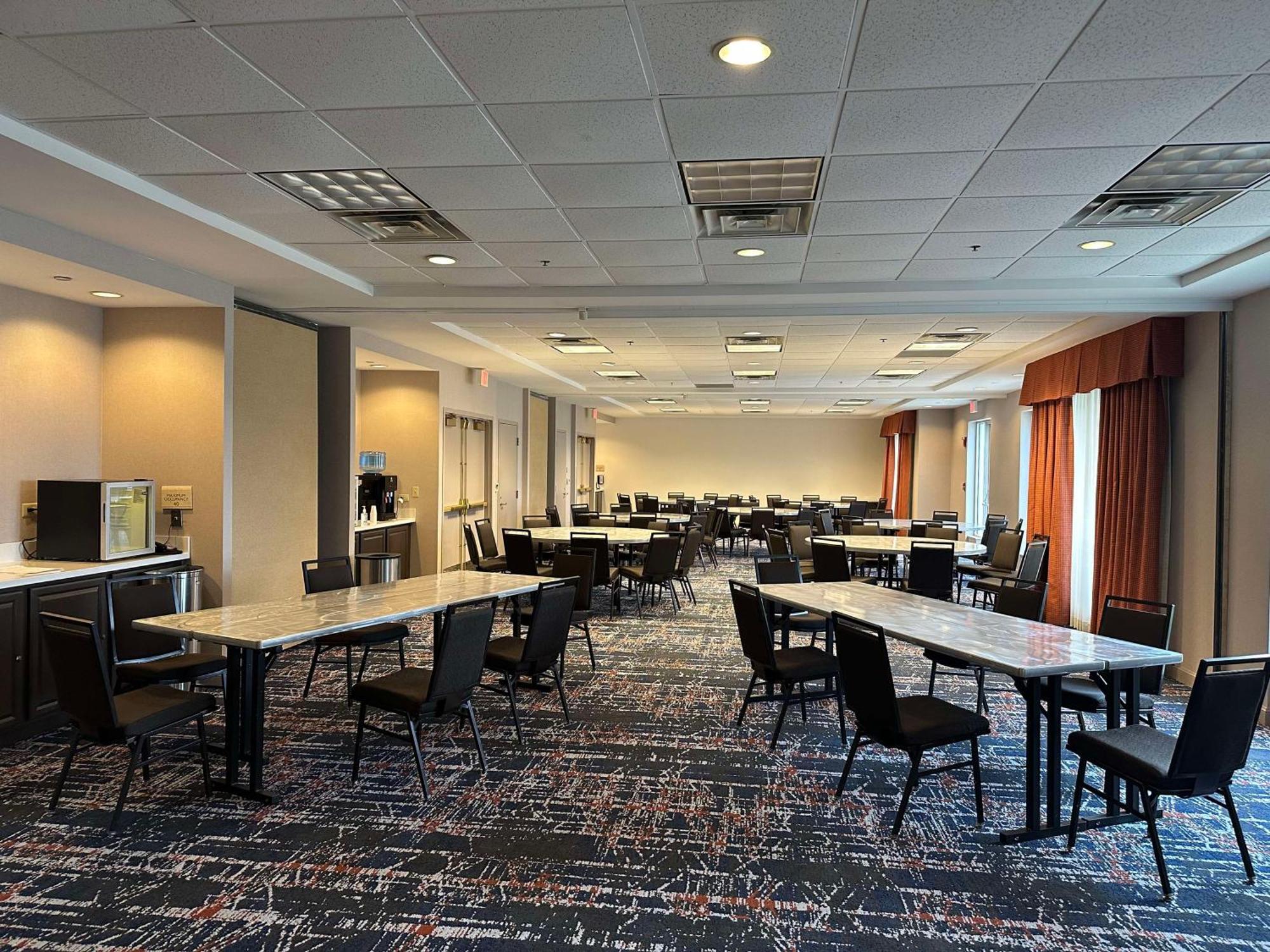 Hilton Garden Inn Oakbrook Terrace Exterior foto